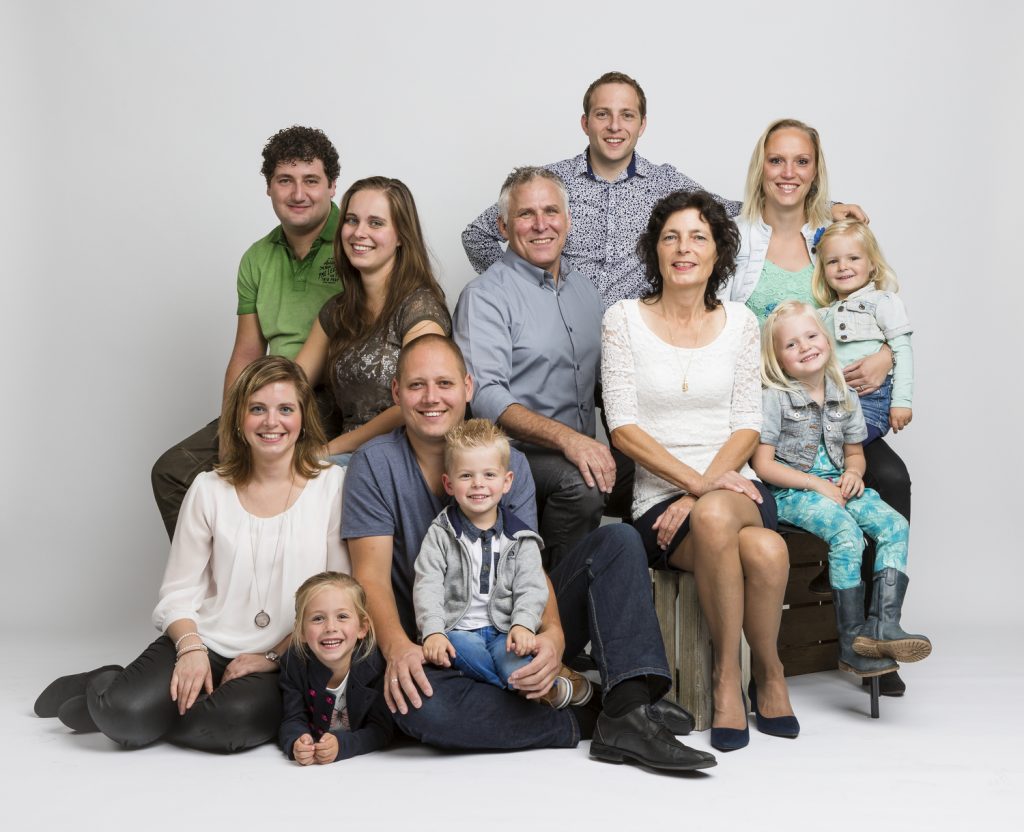 Familie fotoshoot Familie Lipman in de studio met witte achtergrond