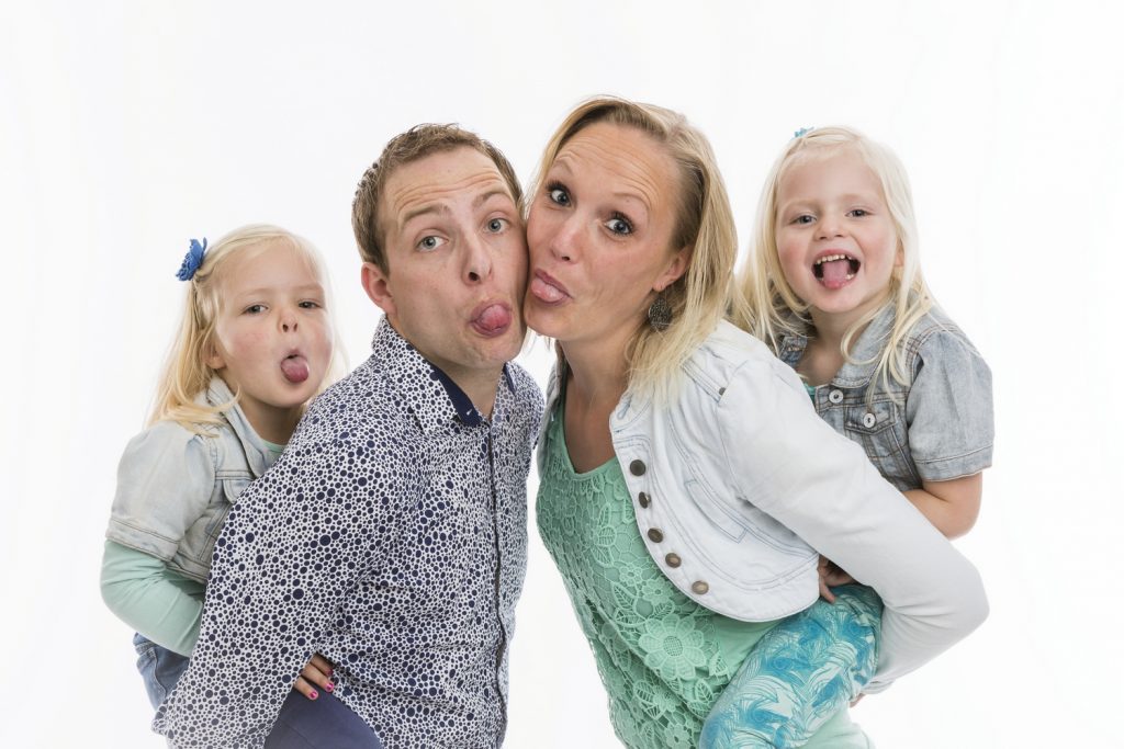 Familie fotoshoot Familie Lipman in de studio met witte achtergrond