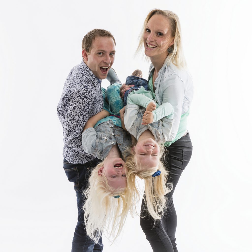 Familie fotoshoot Familie Lipman in de studio met witte achtergrond