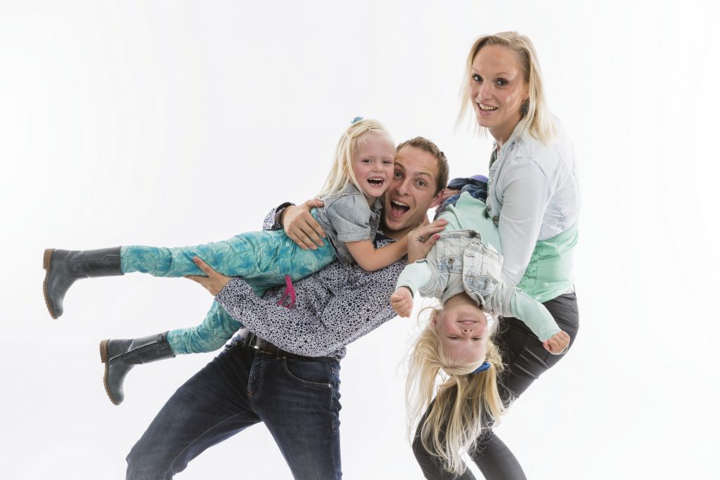 Familie fotoshoot Familie Lipman in de studio met witte achtergrond