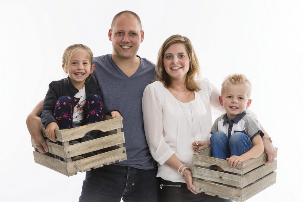 Familie fotoshoot Familie Lipman in de studio met witte achtergrond