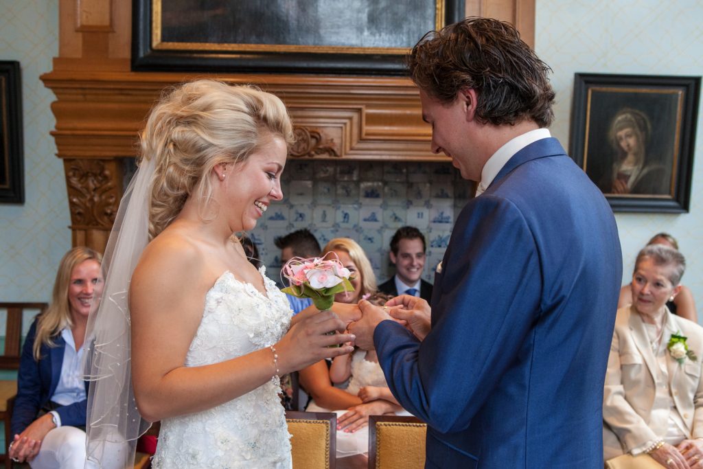 Bruidsreportage Willem en Robin ceremonie ringen uitwisselen