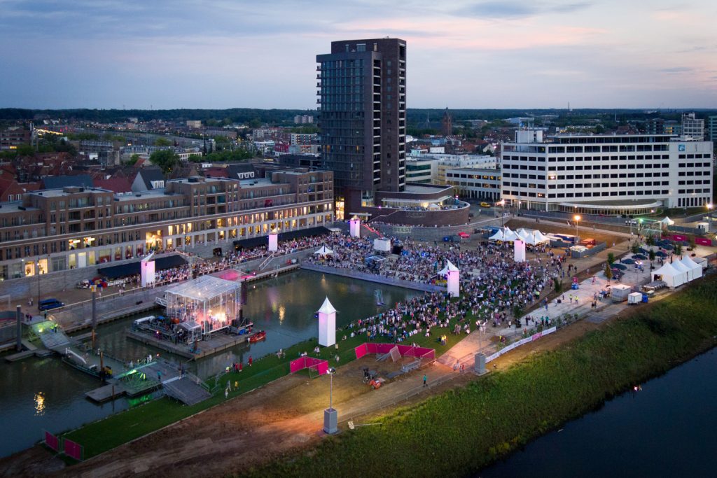 Luchtfoto opening Maasboulevard