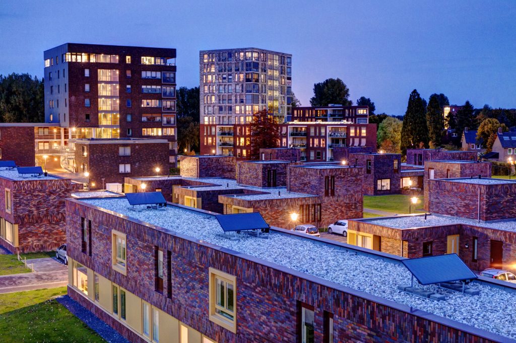 Hoogtefoto Park Rijnbeek gemaakt met de HDR techniek in de avond tijdens het blauwe uurtje